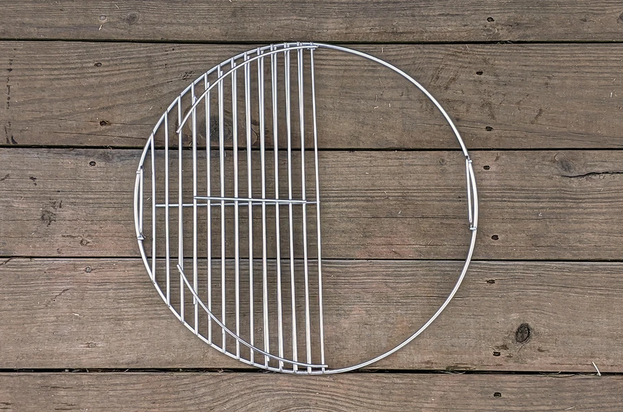 Bundle & Save! Get this ULTIMATE Slow ‘N Sear® Mini Platinum Bundle for your 18″ kettle! This package includes 3 products: Slow ‘N Sear® Charcoal Basket, Mini Drip Pan and EasySpin™ Grill Grate - 18".