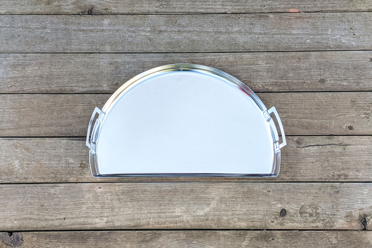 3-in-1 Grill Accessory..... for 26" kettles! Everything you know and love about our stainless steel Drip ‘N Griddle Pan.....but in a BIGGER size! Made from durable stainless steel, the Drip ‘N Griddle Pan - XL is contoured to fit perfectly next to the Slow ‘N Sear® XL on the charcoal grate and helps with airflow. | SnS Grills